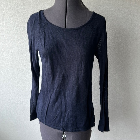 Ann Taylor top navy long sleeve size XS split back linen - Picture 1 of 9